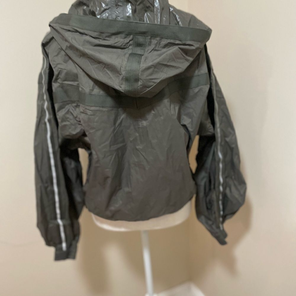 NWT Free  people- Rain Check Packable
Waterproof Jacket size XS
Retail $168 - Picture 5 of 12